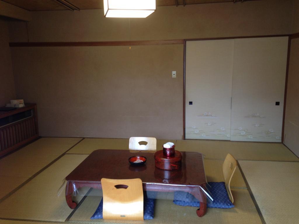 Osaki  Ryokan Bentenkaku חדר תמונה