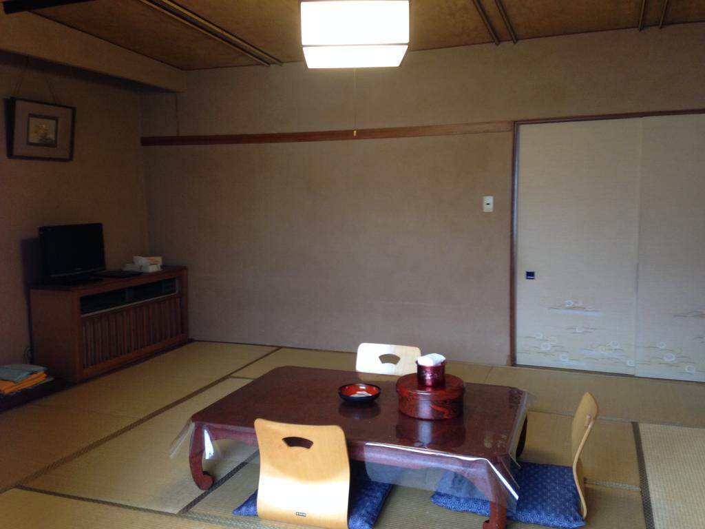 Osaki  Ryokan Bentenkaku חדר תמונה